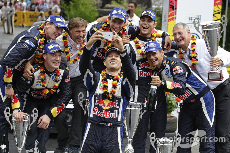 Podium: winners Sébastien Ogier and Julien Ingrassia, Volkswagen Polo WRC, Volkswagen Motorsport, se