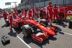 Sebastian Vettel, Ferrari SF15-T sulla griglia di partenza