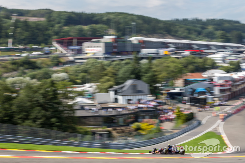 Carlos Sainz Jr., Scuderia Toro Rosso STR10