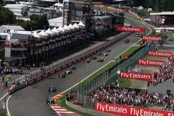 Lewis Hamilton, Mercedes AMG F1 W06 leads at the start of the race