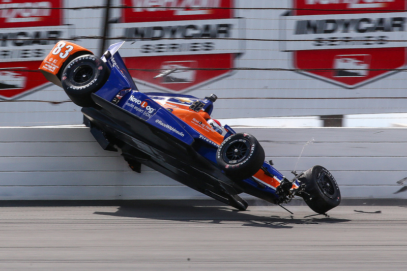 Crash pour Charlie Kimball, Chip Ganassi Racing