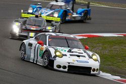 #91 Porsche Team Manthey Porsche 911 RSR : Richard Lietz, Michael Christensen