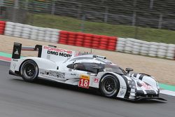 #18 Porsche Team Porsche 919 Hybrid: Romain Dumas, Neel Jani, Marc Lieb