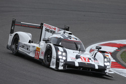 #17 Porsche Team Porsche 919 Hybrid: Timo Bernhard, Mark Webber, Brendon Hartley