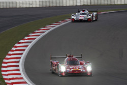 #13 Rebellion Racing Rebellion R-One: Dominik Kraihamer, Daniel Abt, Alexandre Imperatori