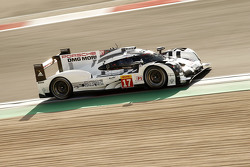 #17 Porsche Team Porsche 919 Hybrid: Timo Bernhard, Mark Webber, Brendon Hartley