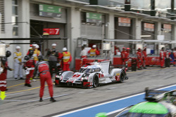 #7 Audi Sport Team Joest Audi R18 e-tron quattro: Marcel Fässler, Andre Lotterer, Benoit Tréluyer