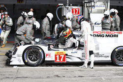 #17 Porsche Team Porsche 919 Hybrid: Timo Bernhard, Mark Webber, Brendon Hartley