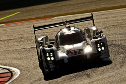 #17 Porsche Team Porsche 919 Hybrid: Timo Bernhard, Mark Webber, Brendon Hartley