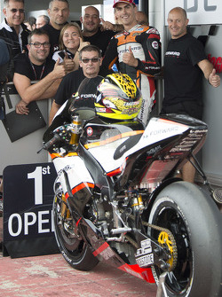 Le poleman en catégorie Open, Loris Baz, Forward Racing Yamaha