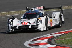 #17 Porsche Team Porsche 919 Hybrid: Timo Bernhard, Mark Webber, Brendon Hartley