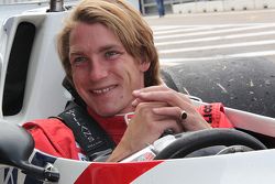 Freddie Hunt pilote la Hesketh de son père