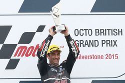 Le vainqueur Johann Zarco, Ajo Motorsport, fête sa victoire sur le podium