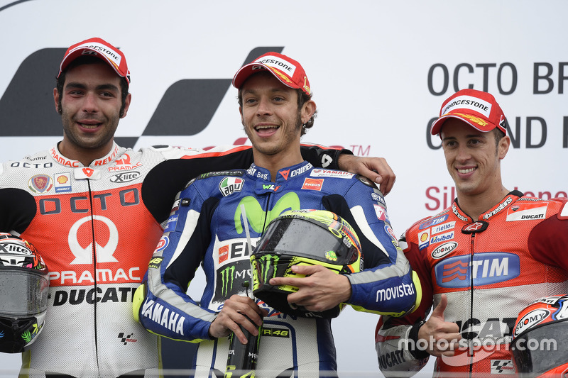 Pódio: segundo Danilo Petrucci, Pramac Racing Ducati, vencedor Valentino Rossi, Yamaha Factory Racing e terceiro Andrea Dovizioso, Ducati Team