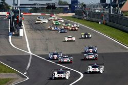 Départ : #18 Porsche Team Porsche 919 Hybrid : Romain Dumas, Neel Jani, Marc Lieb mènent