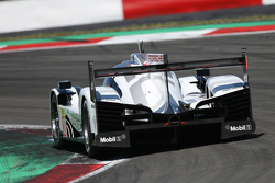 #18 Porsche Team Porsche 919 Hybrid: Romain Dumas, Neel Jani, Marc Lieb