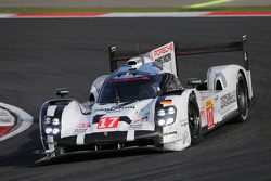 #17 Porsche Team Porsche 919 Hybrid: Timo Bernhard, Mark Webber, Brendon Hartley