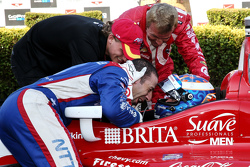 Le vainqueur de la course et champion IndyCar 2015 Scott Dixon, Chip Ganassi Racing Chevrolet avec Sage Karam et Tony Kanaan