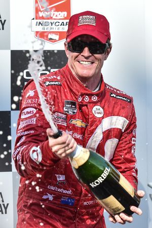 Ganador de la carrera y campeón de IndyCar, Scott Dixon, Chip Ganassi Racing Chevrolet