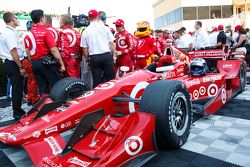 Race winner and series champion Scott Dixon, Chip Ganassi Racing Chevrolet