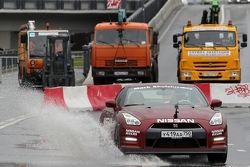 Марк Шульжицкий, Nissan, показательные выступления