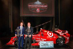 El campeón 2015 Scott Dixon, Chip Ganassi Racing Chevrolet y Chip Ganassi