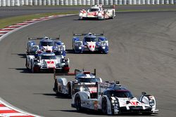 #17 Porsche Team Porsche 919 Hybrid: Timo Bernhard, Mark Webber, Brendon Hartley