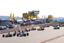 Старт: Джоэль Эрикссон, Motopark, и Марвин Динст, HTP Junior