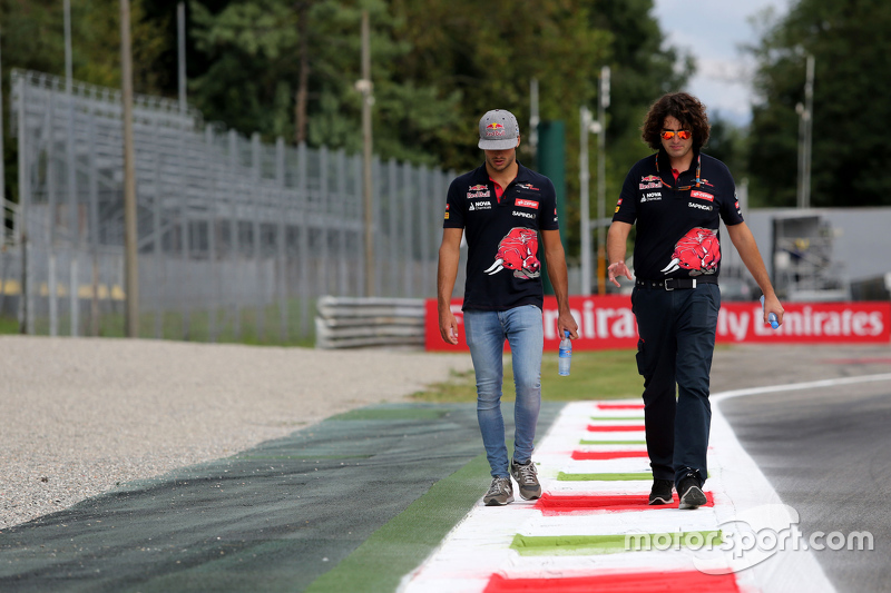 Carlos Sainz Jr., Scuderia Toro Rosso