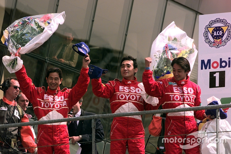 Podium: second place Ukyo Katayama, Keiichi Tsuchiya, Toshio Suzuki