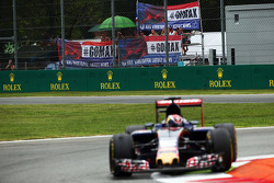 Max Verstappen, Scuderia Toro Rosso STR10 apoyo de sus fans