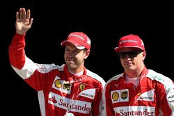 Le deuxième, Kimi Raikkonen, Ferrari et le troisième, Sebastian Vettel, Ferrari