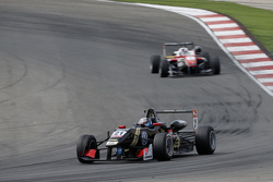 Alexander Albon, Signature Dallara Volkswagen and Felix Rosenqvist, Prema Powerteam Dallara Mercedes