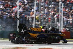 Alex Lynn, DAMS et Sergey Sirotkin, Rapax se touchent