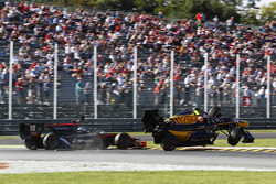 Alex Lynn, DAMS and Sergey Sirotkin, Rapax crash