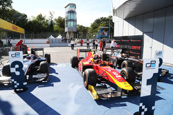 Гонка 1: третье место Митч Эванс, RUSSIAN TIME, победитель - Александр Росси, Racing Engineering и в