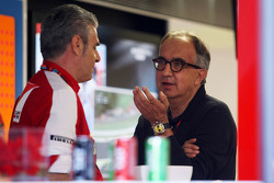 Maurizio Arrivabene, Ferrari teambaas met Sergio Marchionne, Ferrari President en CEO Fiat Chrysler