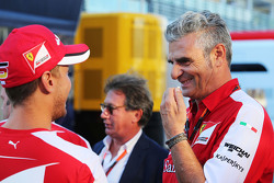 Sebastian Vettel, Ferrari avec Maurizio Arrivabene, Ferrari, Team Principal