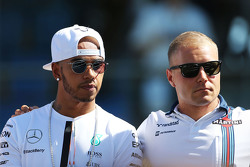Lewis Hamilton, Mercedes AMG F1, dan Valtteri Bottas, Williams