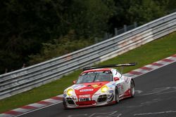 #30 Frikadelli Racing Team Porsche GT3 R: Klaus Abbelen, Patrick Huisman, Sabine Schmitz