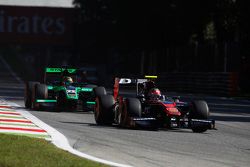 Нобухару Мацушита, ART Grand Prix едет впереди Марлона Стокинджера, Status Grand Prix