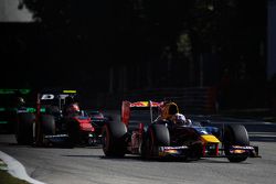 Pierre Gasly, DAMS leads Nobuharu Matsushita, ART Grand Prix