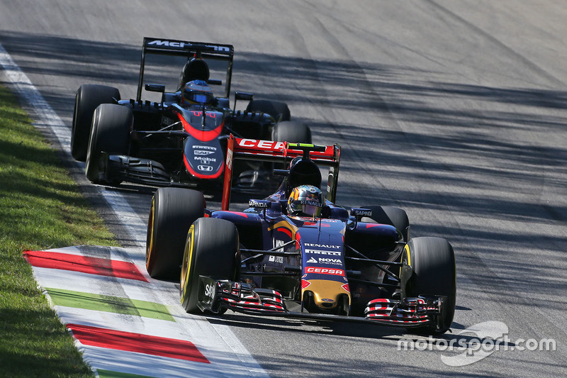 Carlos Sainz Jr., Scuderia Toro Rosso STR10