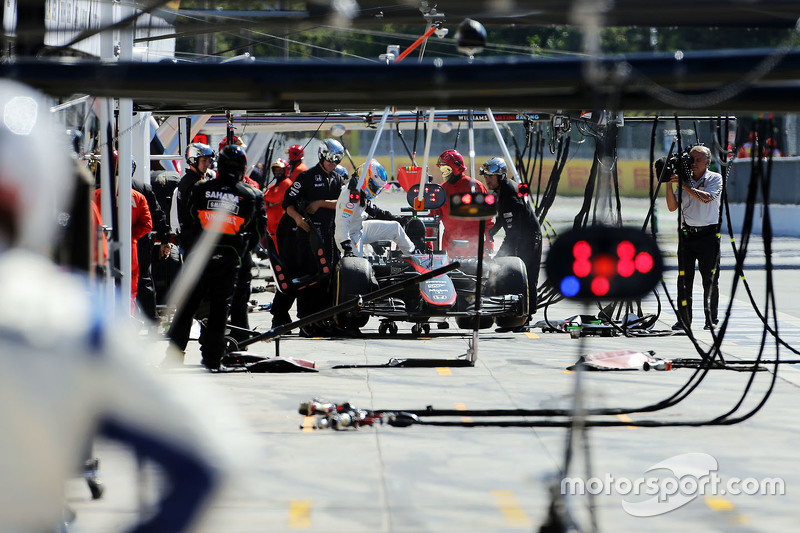 Fernando Alonso, McLaren MP4-30, mit Ausfall