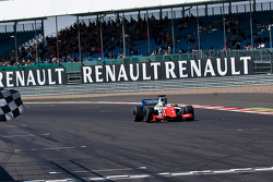 Oliver Rowland, Fortec Motorsports se lleva la victoria