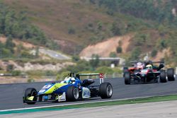 Alessio Lorandi, Van Amersfoort Racing Dallara Volkswagen and Alexander Sims, HitechGP Dallara Mercedes-Benz