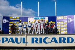 Podium: race winners Simon Dolan, Filipe Albuquerque, Harry Tincknell, second place Gary Hirsch, Bjo