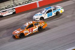 Carl Edwards, Joe Gibbs Racing Toyota et T.J. Bell