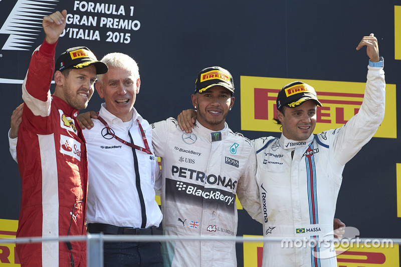 Podium : le vainqueur Lewis Hamilton, Mercedes AMG F1, le deuxième, Sebastian Vettel, Ferrari, le troisième, Felipe Massa, Williams