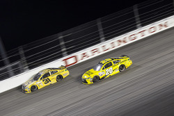 Ryan Newman, Richard Childress Racing Chevrolet and Matt Kenseth, Joe Gibbs Racing Toyota
